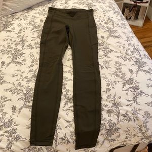 Lululemon Women’s olive green 28” leggings
